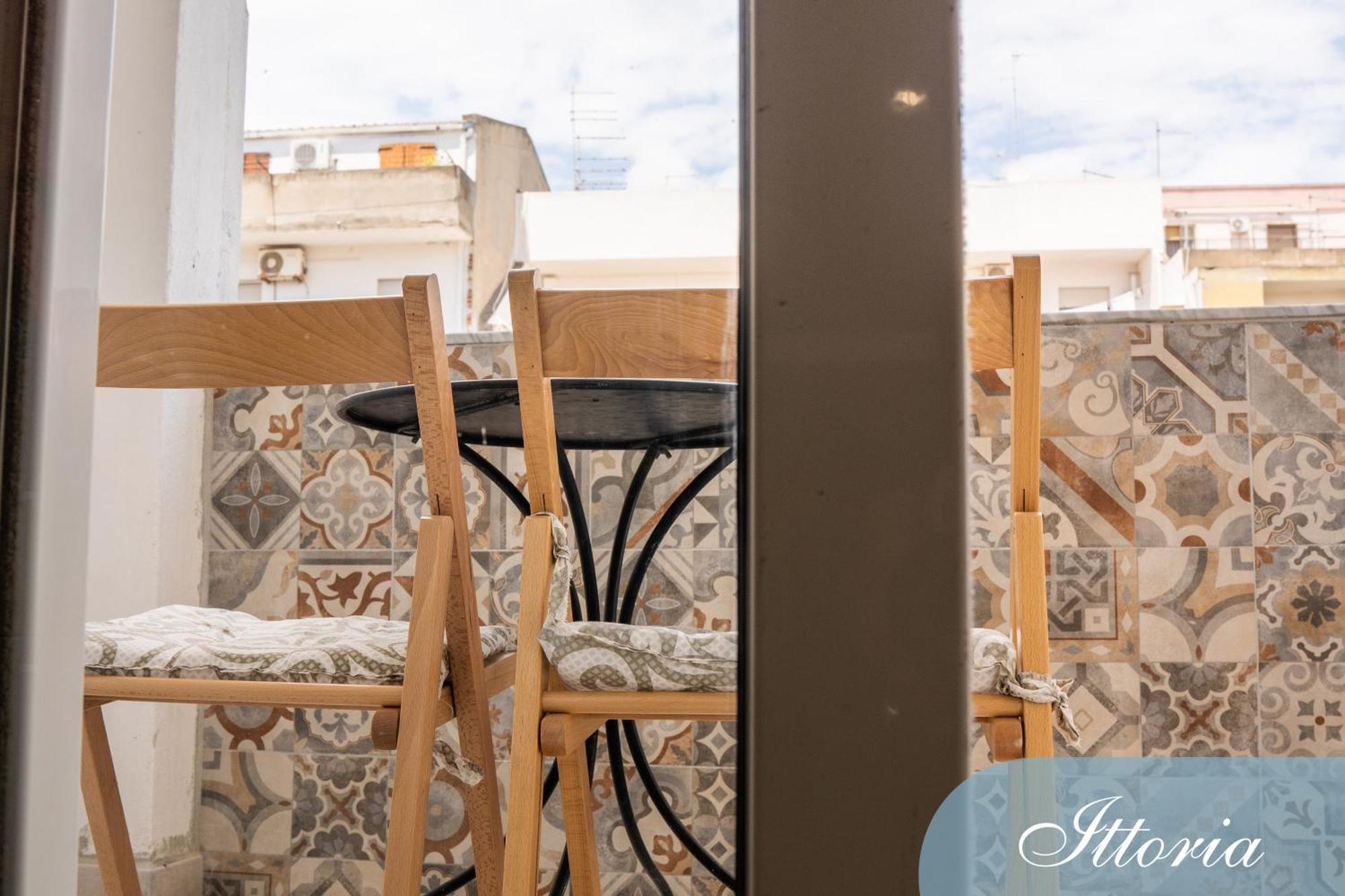 Domus Deianas Apartments Cagliari Bagian luar foto